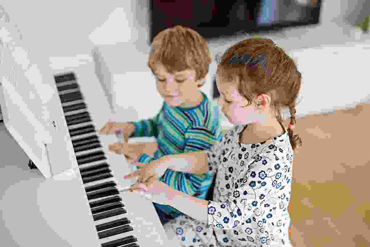 Keyboard-and-Piano